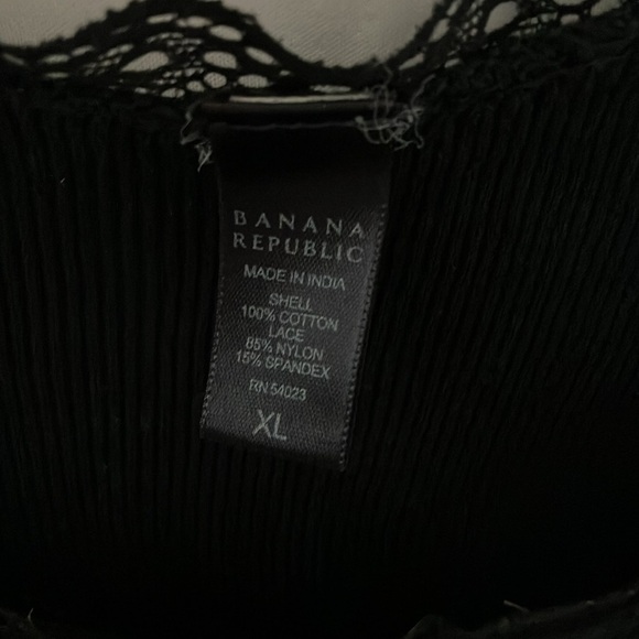 Banana Republic: Black, lace trimmed, ribbed tank top- size XL - Picture 2 of 9